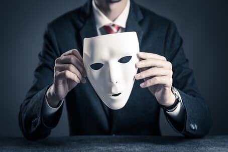 Как благотворительному фонду обезопасить себя от работы с аферистами и мошенниками